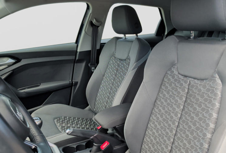 Audi A1 25 tfsi 95 cv advanced  / carplay / keyless go