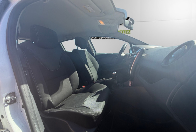 Renault Clio IV 1.5 DCI / 75 CH 