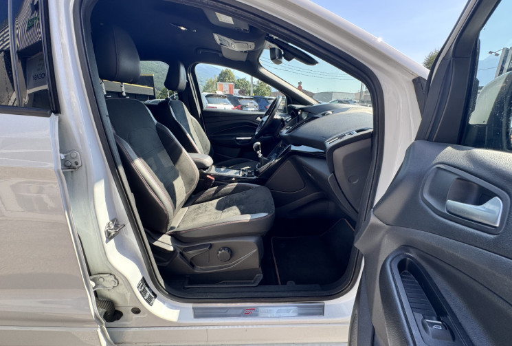 Ford Kuga 2.0 TDCI 150 ST Line - 1ère main