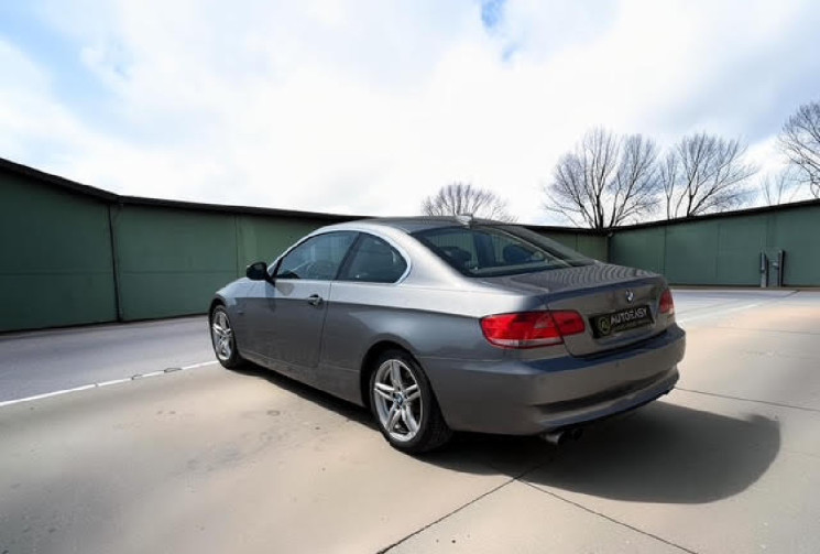 BMW SERIE 3 COUPE 325 cd 197ch Luxe