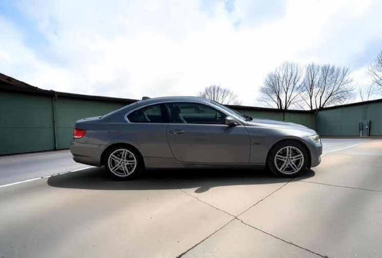 BMW SERIE 3 COUPE 325 cd 197ch Luxe