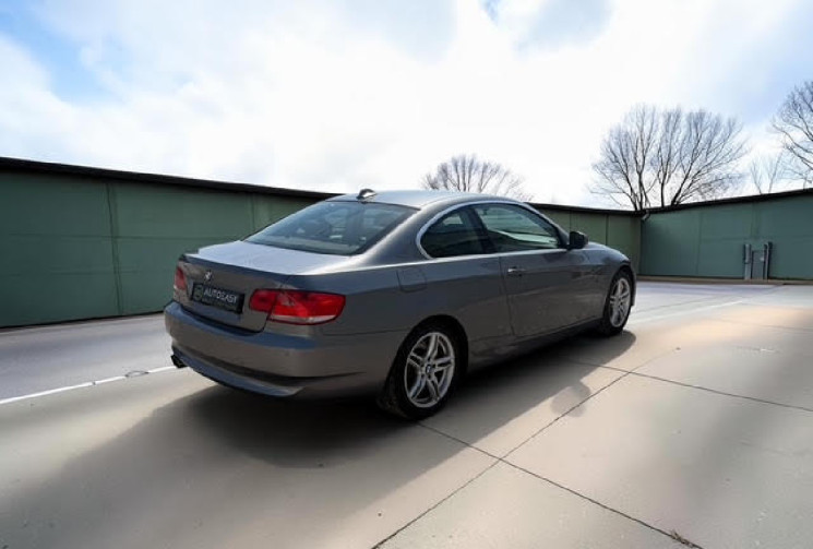 BMW SERIE 3 COUPE 325 cd 197ch Luxe
