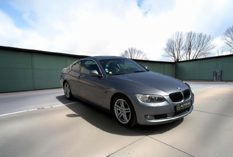 BMW SERIE 3 COUPE 325 cd 197ch Luxe
