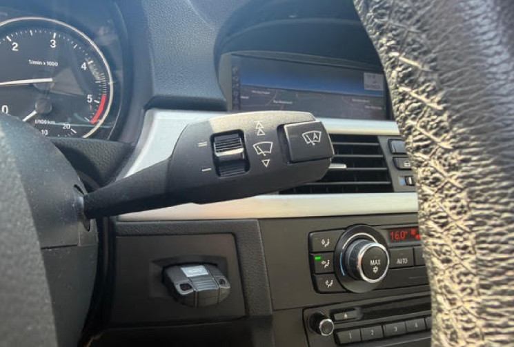BMW SERIE 3 COUPE 325 cd 197ch Luxe