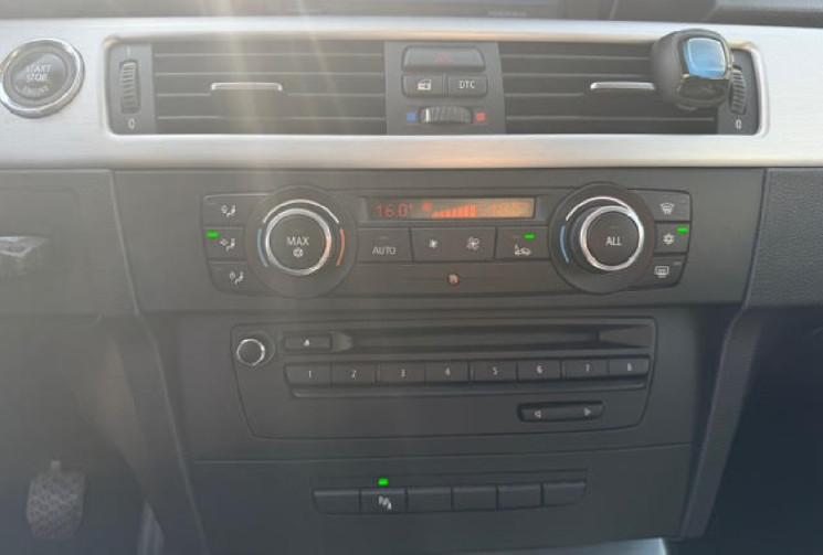 BMW SERIE 3 COUPE 325 cd 197ch Luxe
