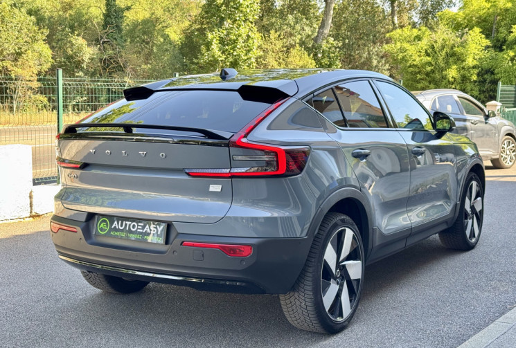 Volvo C40 Recharge Twin 408 ch Ultimate AWD / Toit Panoramique / Siège et volant chauffant / Carplay