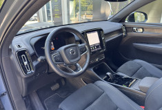 Volvo C40 Recharge Twin 408 ch Ultimate AWD / Toit Panoramique / Siège et volant chauffant / Carplay