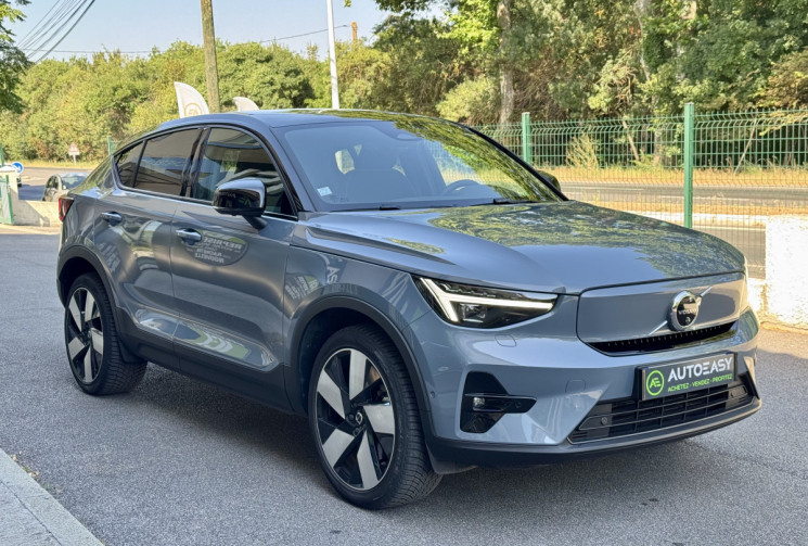 Volvo C40 Recharge Twin 408 ch Ultimate AWD / Toit Panoramique / Siège et volant chauffant / Carplay