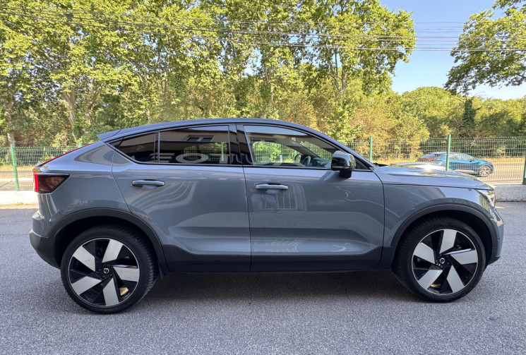 Volvo C40 Recharge Twin 408 ch Ultimate AWD / Toit Panoramique / Siège et volant chauffant / Carplay