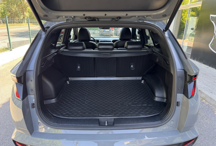 Hyundai Tucson N-Line Executive 1.6 TGDi 265 Plug-in Hybrid HTRAC 4WD / Toit ouvrant / Attelage