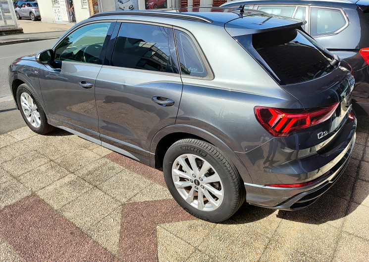 Audi Q3 / 45e 1.4 TFSI / S Line / 1ère Main / Suivi AUDI / 245 PHEV
