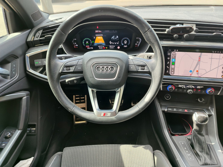 Audi Q3 / 45e 1.4 TFSI / S Line / 1ère Main / Suivi AUDI / 245 PHEV
