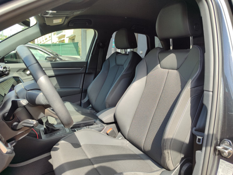 Audi Q3 / 45e 1.4 TFSI / S Line / 1ère Main / Suivi AUDI / 245 PHEV