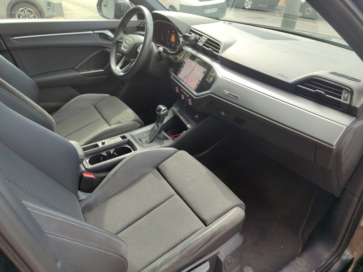 Audi Q3 / 45e 1.4 TFSI / S Line / 1ère Main / Suivi AUDI / 245 PHEV