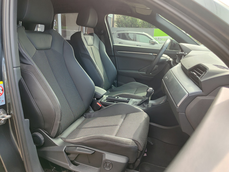Audi Q3 / 45e 1.4 TFSI / S Line / 1ère Main / Suivi AUDI / 245 PHEV