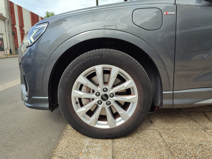 Audi Q3 / 45e 1.4 TFSI / S Line / 1ère Main / Suivi AUDI / 245 PHEV