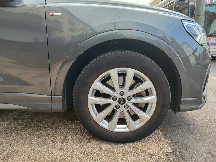 Audi Q3 / 45e 1.4 TFSI / S Line / 1ère Main / Suivi AUDI / 245 PHEV