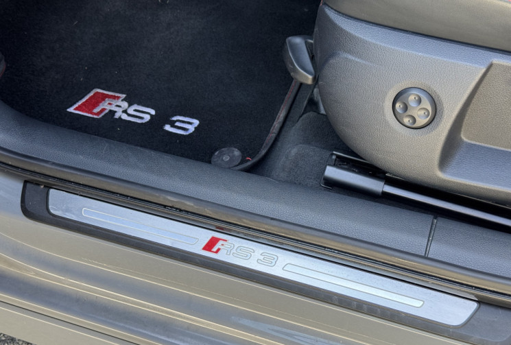 Audi RS3 SPORTBACK 8V2 DAZA 2.5 TFSi 400 Quattro S-Tronic / Toit ouvrant / B&O / Camera / Gris Nardo