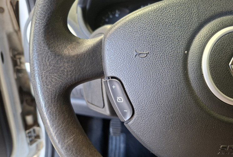 Renault Clio III Société 1.5 DCI ECO 2 75 Phase 2 /ENTRETIEN ET DISTRIBUTION A JOUR