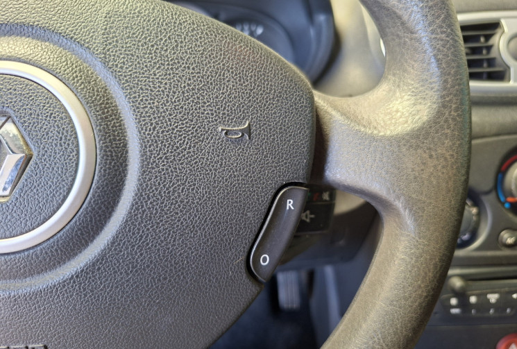 Renault Clio III Société 1.5 DCI ECO 2 75 Phase 2 /ENTRETIEN ET DISTRIBUTION A JOUR