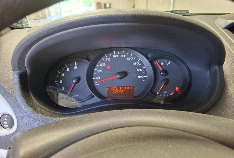 Renault Clio III Société 1.5 DCI ECO 2 75 Phase 2 /ENTRETIEN ET DISTRIBUTION A JOUR