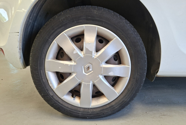 Renault Clio III Société 1.5 DCI ECO 2 75 Phase 2 /ENTRETIEN ET DISTRIBUTION A JOUR