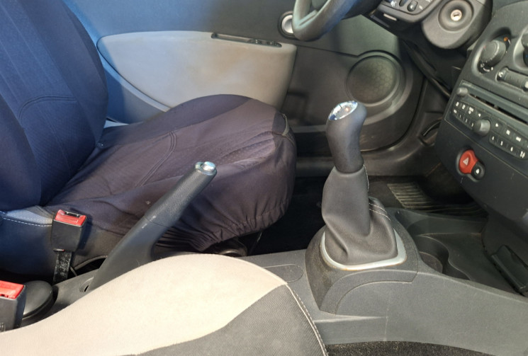 Renault Clio III Société 1.5 DCI ECO 2 75 Phase 2 /ENTRETIEN ET DISTRIBUTION A JOUR