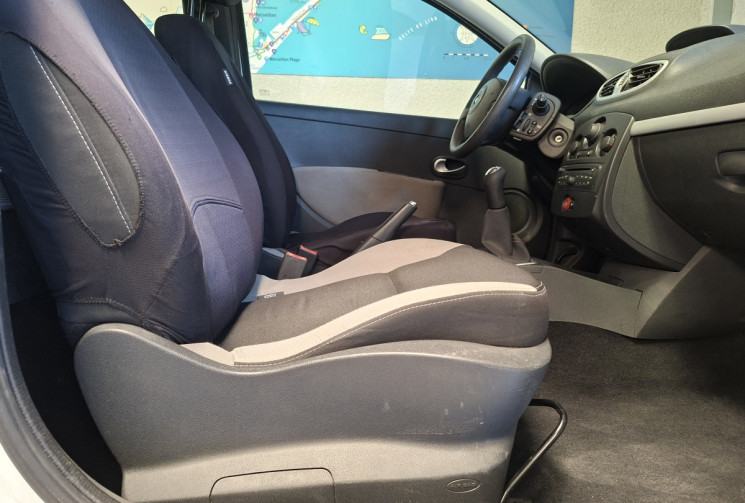 Renault Clio III Société 1.5 DCI ECO 2 75 Phase 2 /ENTRETIEN ET DISTRIBUTION A JOUR