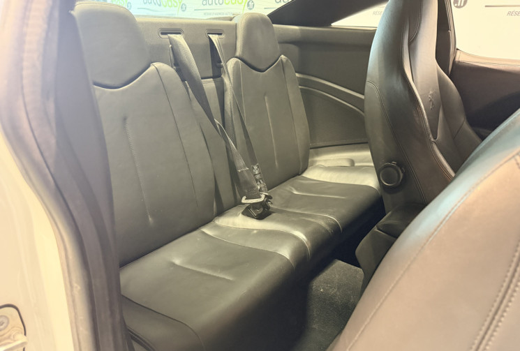 Peugeot RCZ 2.0 HDi FAP 160 ch