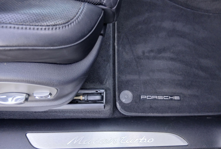 Porsche Macan Turbo 3.6 V6 Turbo AWD PDK 400 cv Pack CARBONE