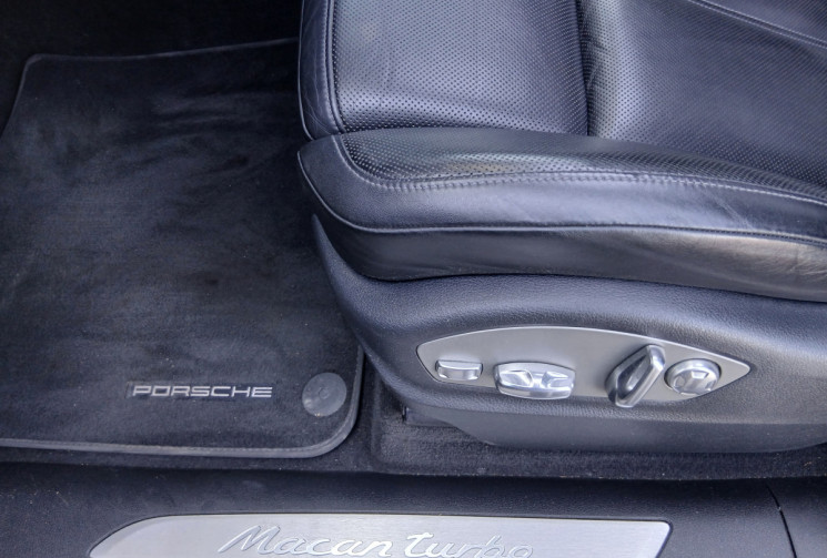 Porsche Macan Turbo 3.6 V6 Turbo AWD PDK 400 cv Pack CARBONE
