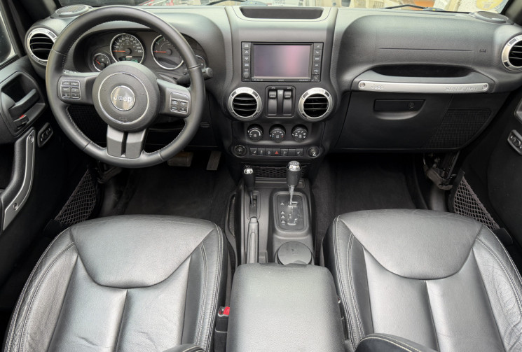Jeep Wrangler 2.8 CRD 16V 4WD S&S 200 cv Boîte auto / SAHARA