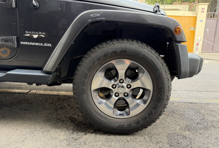 Jeep Wrangler 2.8 CRD 16V 4WD S&S 200 cv Boîte auto / SAHARA