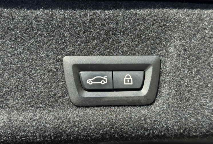 BMW Série 3 M Sport 330e xDrive 2.0 292 Plug in Hybrid Steptronic8 / Full Options / Entretien BMW