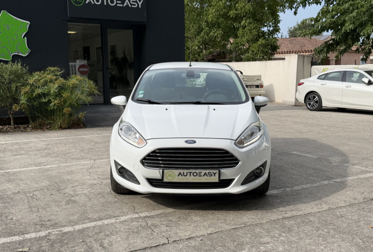 Ford Fiesta 1.5 TDCI 75 Titanium 5 Portes  / 2ème Main / Climatisation 