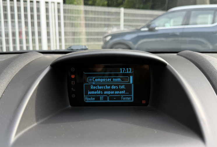 Ford Fiesta 1.5 TDCI 75 Titanium 5 Portes  / 2ème Main / Climatisation 