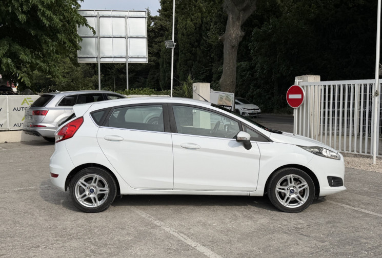 Ford Fiesta 1.5 TDCI 75 Titanium 5 Portes  / 2ème Main / Climatisation 