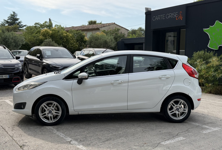 Ford Fiesta 1.5 TDCI 75 Titanium 5 Portes  / 2ème Main / Climatisation 