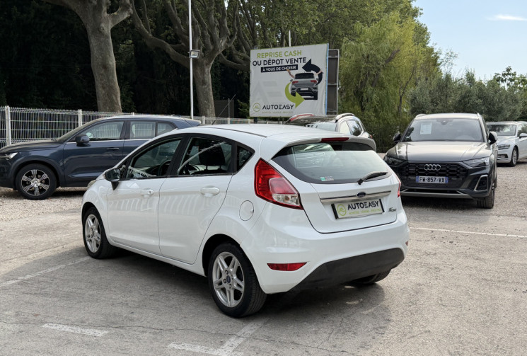 Ford Fiesta 1.5 TDCI 75 Titanium 5 Portes  / 2ème Main / Climatisation 