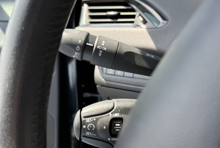 Peugeot 208 Phase 2 5 Portes 1.2 VTi 82 cv URBAN SOUL