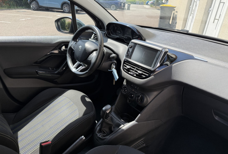 Peugeot 208 Phase 2 5 Portes 1.2 VTi 82 cv URBAN SOUL