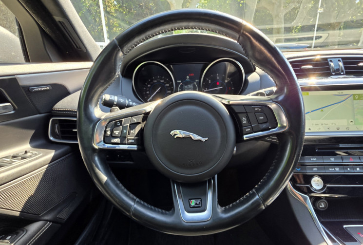 Jaguar XE 2.0D 180CH R-SPORT AWD BVA8 