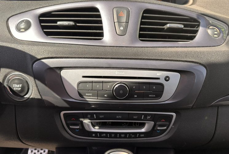 Renault Scénic Phase 2 XMOD 1.5 dCi EDC6 110 cv Boîte auto