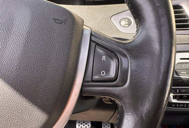 Renault Scénic Phase 2 XMOD 1.5 dCi EDC6 110 cv Boîte auto