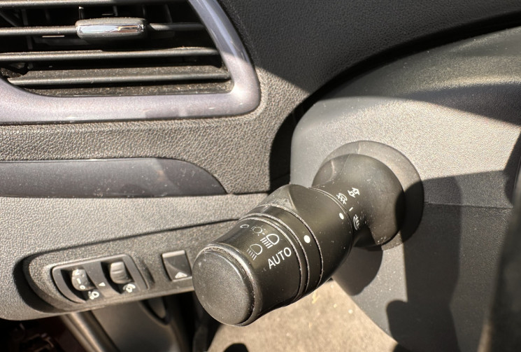 Renault Scénic Phase 2 XMOD 1.5 dCi EDC6 110 cv Boîte auto