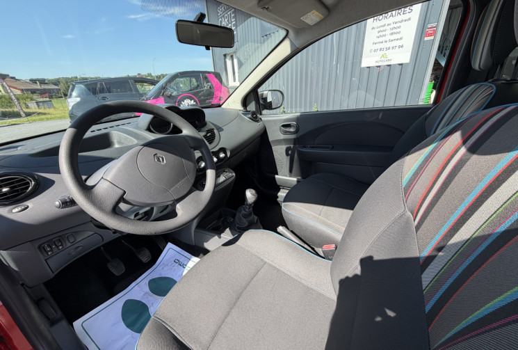 Renault Twingo II 1.2 16V 75 CH EXPRESSION CLIM