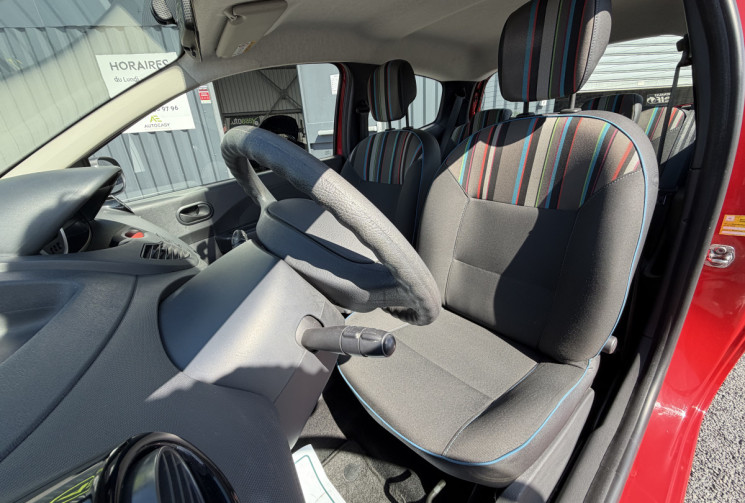 Renault Twingo II 1.2 16V 75 CH EXPRESSION CLIM