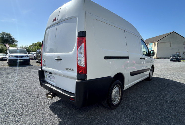 Toyota PROACE 2.0 D-4D 128 CH BVM6 L2H2 CLIM FOURGON OU VAN AMÉNAGÉ !