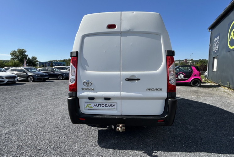 Toyota PROACE 2.0 D-4D 128 CH BVM6 L2H2 CLIM FOURGON OU VAN AMÉNAGÉ !