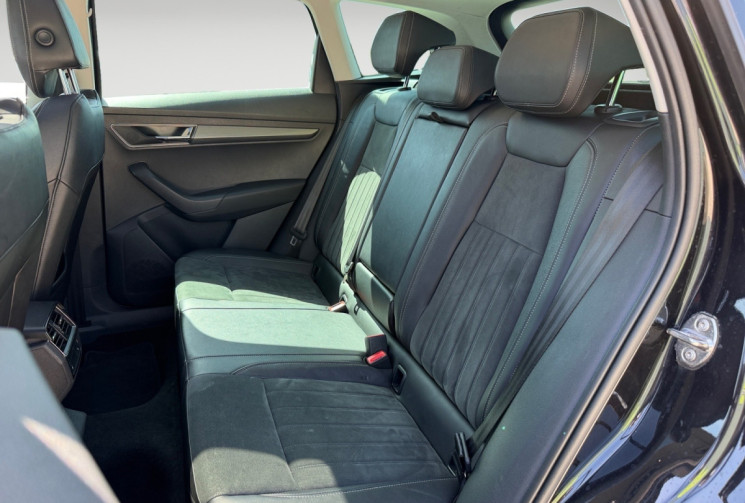 Skoda Karoq 1.5 TSI ACT STYLE 150 CH / TOIT OUVRANT PANO/ HAYON ELECTRIQUE / SIEGES CHAUFFANTS 